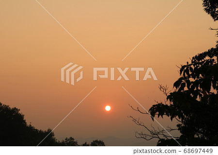 Sunrise Sunrise 68697449