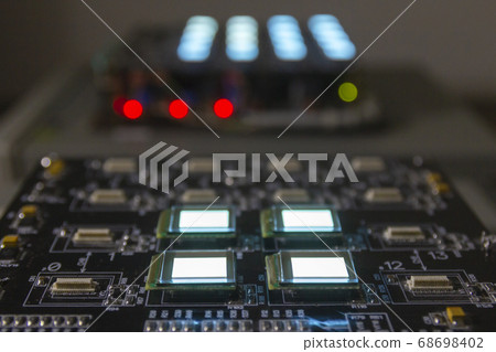 The process of checking several oled displays of 68698402