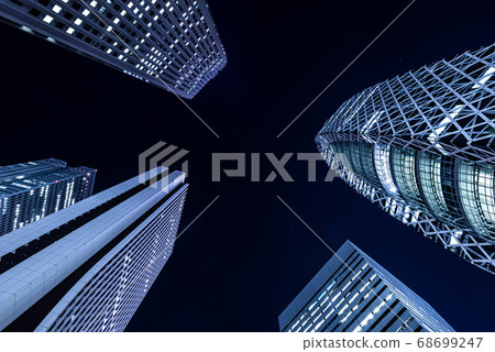 新宿的高層建築群 新宿的高層建築群 68699247