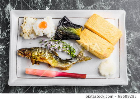 Kyoto's Summer Taste: Ayu Ayu with Salt 68699285