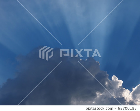 Twilight rays caused by approaching thunderstorm clouds Twilight rays caused by approaching thunderstorm clouds 68700185