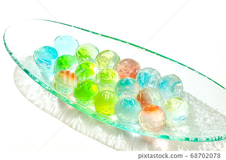 Round and cute cold fruit jelly Round and cute cold fruit jelly 68702078