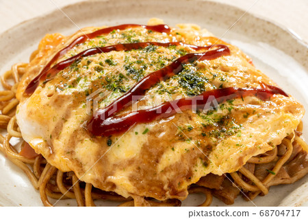 Om soba (om fried noodles). Om soba (om fried noodles). 68704717