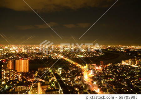 從市川I-Link鎮看東京東部的夜景 從市川I-Link鎮看東京東部的夜景 68705993