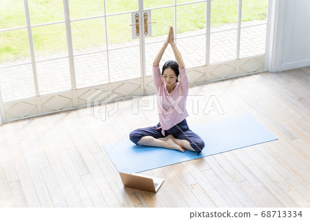 在線瑜伽課圖片 在線瑜伽課圖片 68713334