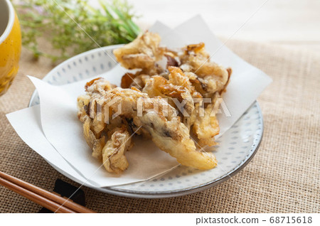 Maitake mushroom tempura 68715618