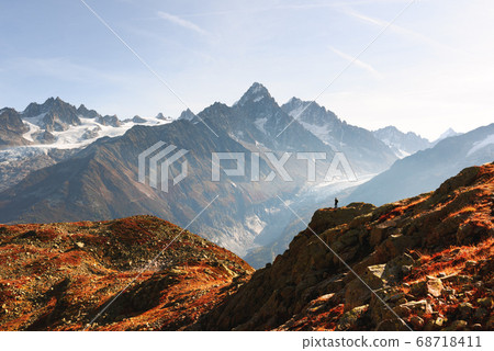 Amazing view on Monte Bianco mountains range with tourist on a foreground 68718411