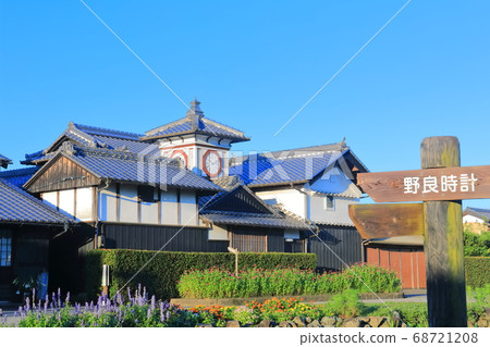 [Kochi Prefecture] Stray clock under sunny weather 68721208