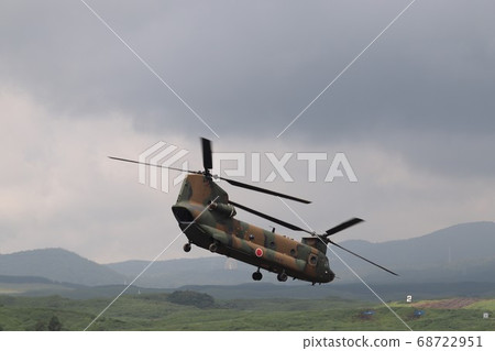 地面自衛隊CH-47運輸直升機 68722951