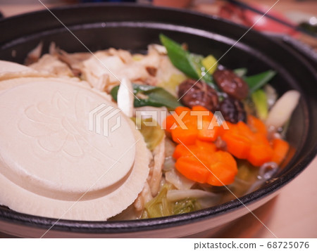 爐子裡的米果湯 68725076