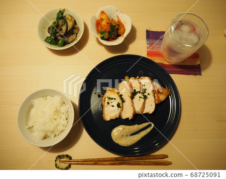 Home cooking, chicken, basil mayo, kimchi cucumber, eggplant cucumber 68725091