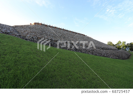 One of the largest burial mounds in Eastern Japan, Mori Shogun Tsuka Tumulus, Nagano Prefecture 68725457