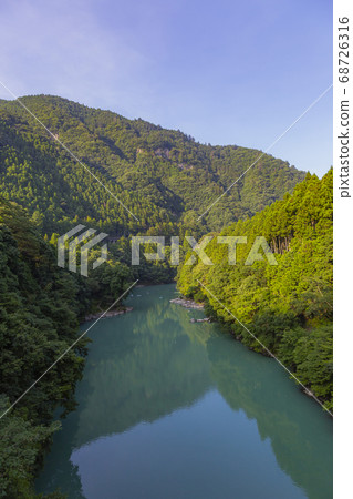奧多摩蘇門京夏日風景 68726316