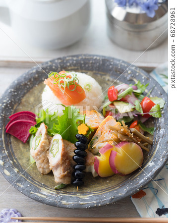 Japanese plate of meat rolls and menta rice balls 68728961