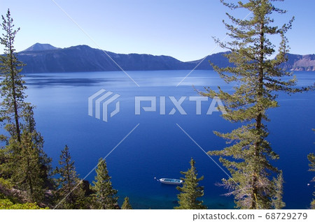 Crater Lake National Park Drive America 68729279