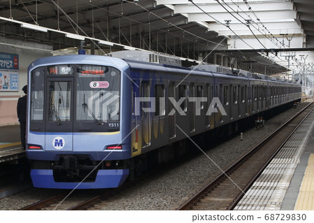 直達西武池袋線：港未來線 Y500 系列列車（本地列車 - 8 節車廂） 68729830