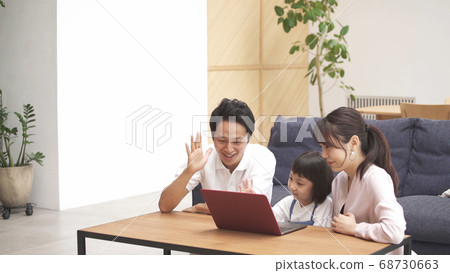 家庭組筆記本電腦的形象 68730663