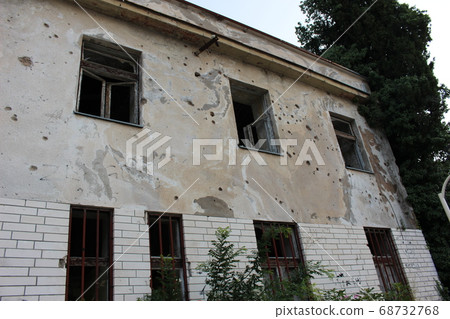 Building after the conflict 68732768