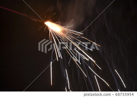 Hand-held fireworks 68733954