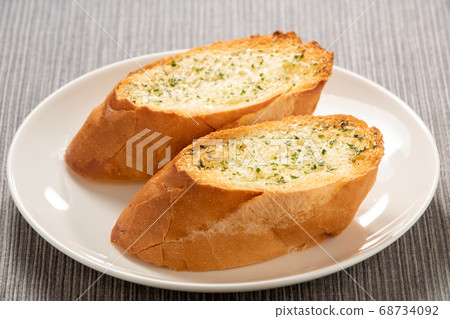 大蒜吐司。 68734092