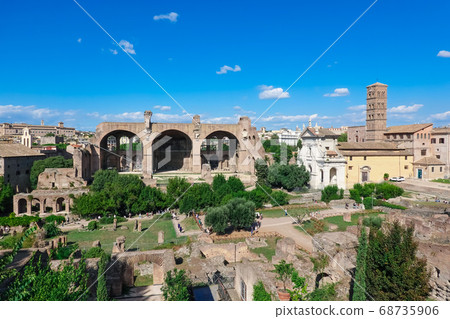 Overlooking the Roman Forum from the Palatine Hill 68735906