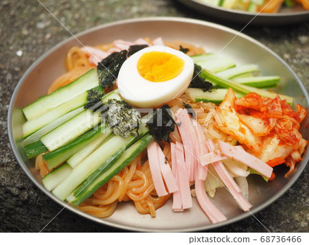 Mountain rice (cold noodles) made by mountaineering 68736466