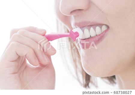 Whitening woman Whitening woman 68738027
