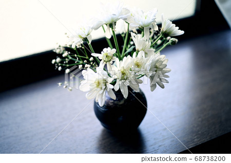 前花瓶裡的白花 前花瓶裡的白花 68738200