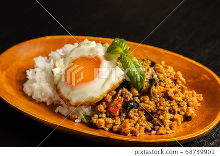 Gapao Rice Thai Food Phad Bai Gaprao Gai Sap泰國菜 68739901