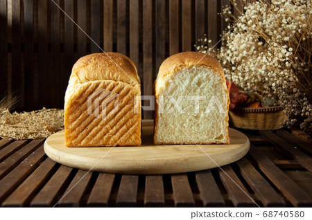 吐司 Toast bread 吐司 Toast bread 68740580