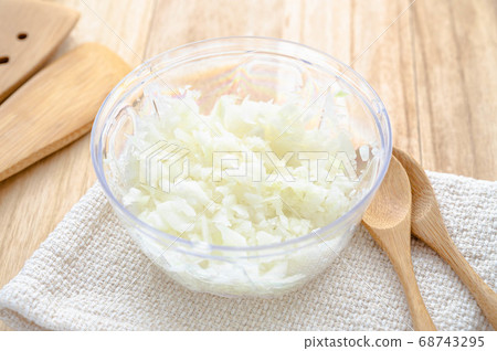 Chopped onion Chopped onion 68743295
