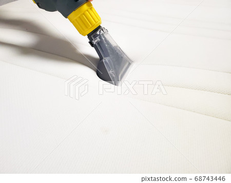 cleaning company cleans the mattress. General cleaning of the mattress cleaning company cleans the mattress. General cleaning of the mattress 68743446
