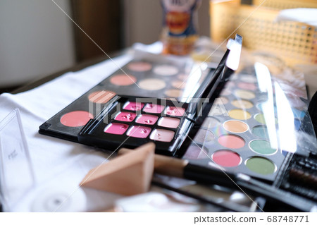 Makeup tool Makeup tool 68748771