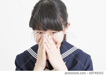 尷尬的女初中學生 尷尬的女初中學生 68749202