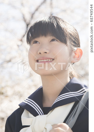 Smile girls junior high school students Smile girls junior high school students 68749544