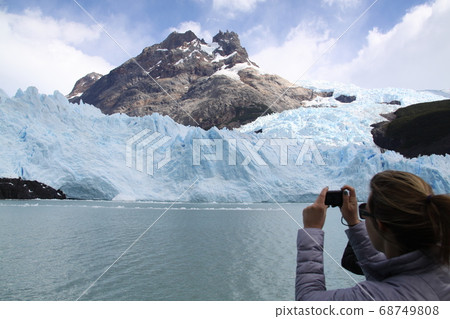 Spezazzini Glacier in Patagonia Argentina Spezazzini Glacier in Patagonia Argentina 68749808