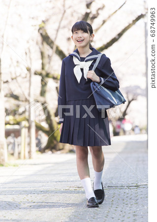 Sakura and girls junior high school students 68749963