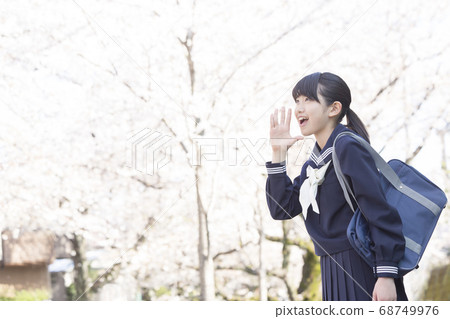 Shouting female junior high school student Shouting female junior high school student 68749976