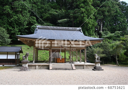 Yatagarasu Shrine Haiden Uda 68751621