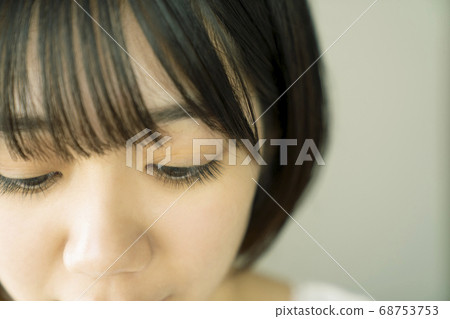 Women's portrait 68753753