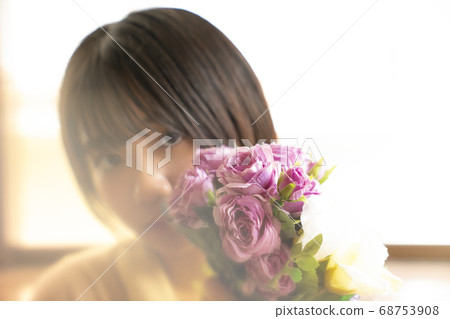 花和女人肖像 花和女人肖像 68753908