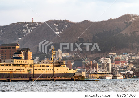 Mashu Maru bathing in the setting sun (former Seikan Ferry Mashu Maru) Hakodate City 68754366