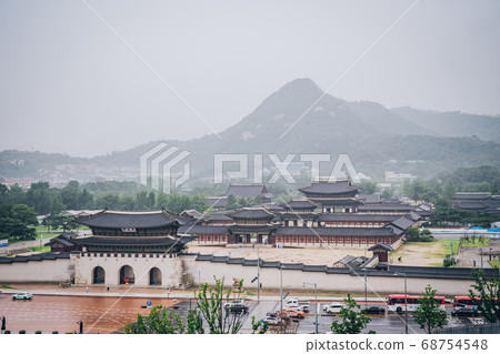 Korean palace 68754548