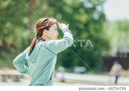running woman running woman 68754789