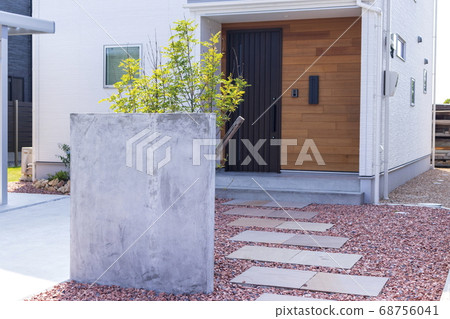 建築入口進近外部外部 建築入口進近外部外部 68756041