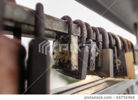 old iron padlock close up old iron padlock close up 68756468