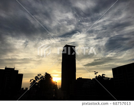 暮光之城建築的輪廓 暮光之城建築的輪廓 68757013