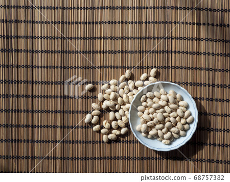 Roasted soybeans 68757382