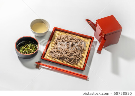 Japanese soba Japanese noodles (soba buckwheat noodle) 68758850