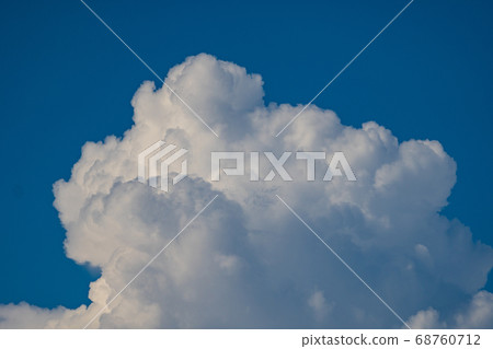 Clouds on a sunny day 68760712